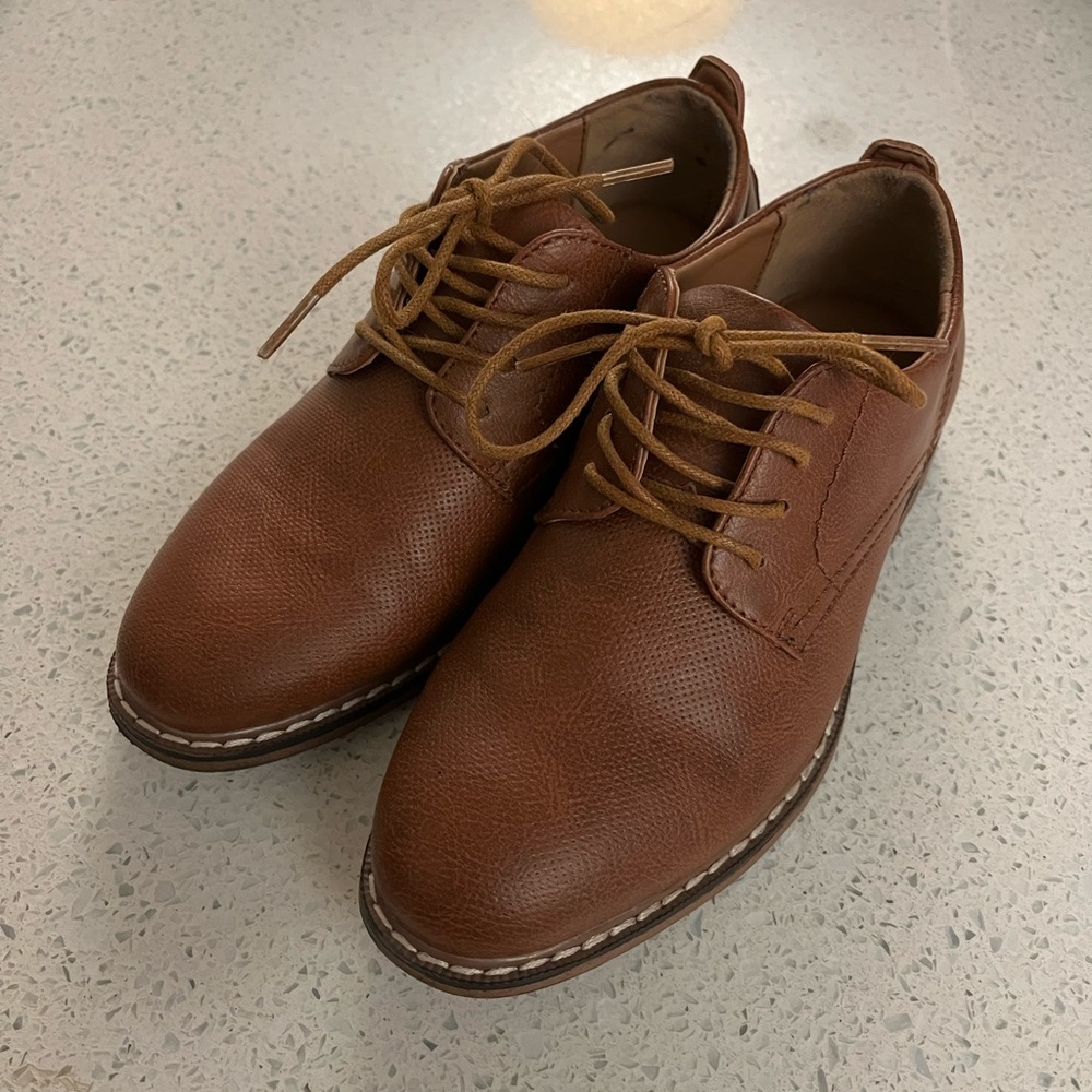Boys brown dress shoes sz 2